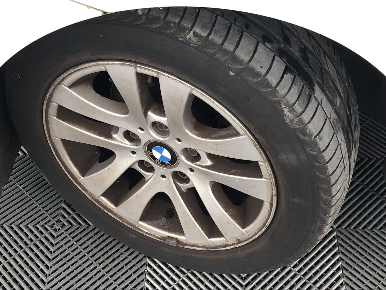 GARMIN Vivofit Jr. 3, Kids Fitness/Activity Tracker, Black Cosmic. NB: Mino