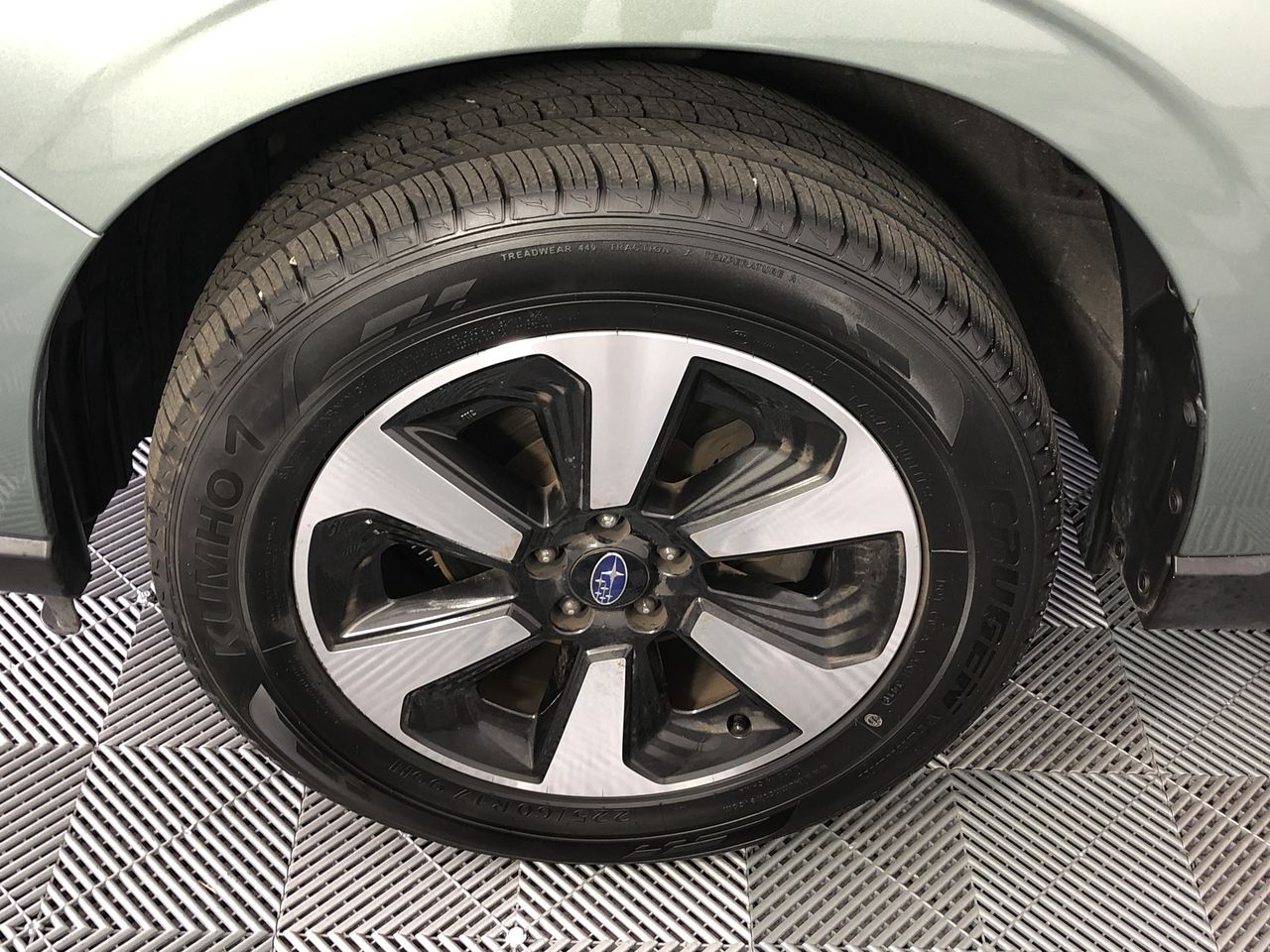 GARMIN Vivofit Jr. 3, Kids Fitness/Activity Tracker, Black Cosmic.