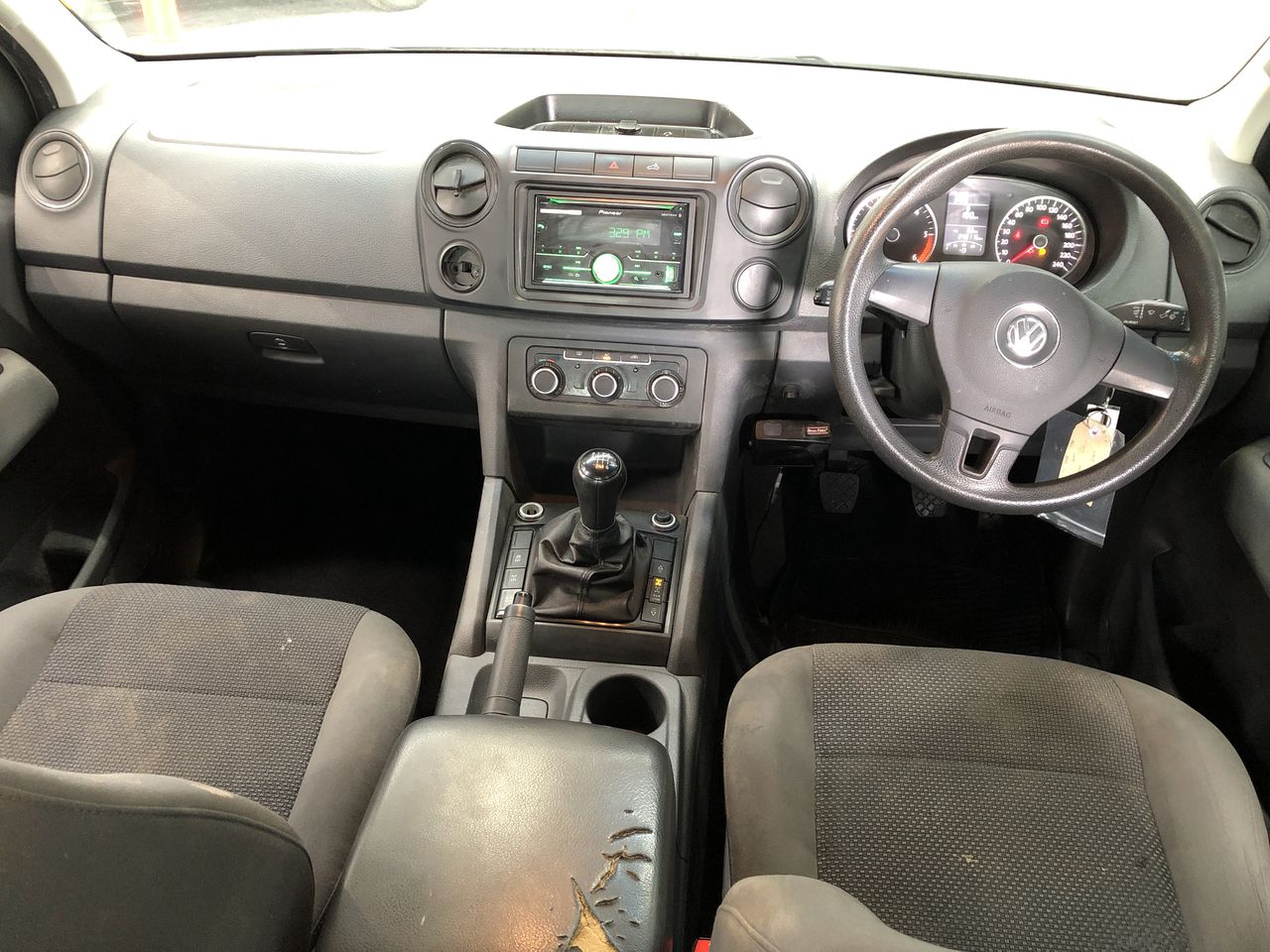 YAMAHA TW-ES5A Sports True Wireless Earphones with Ambient Sound and Listen