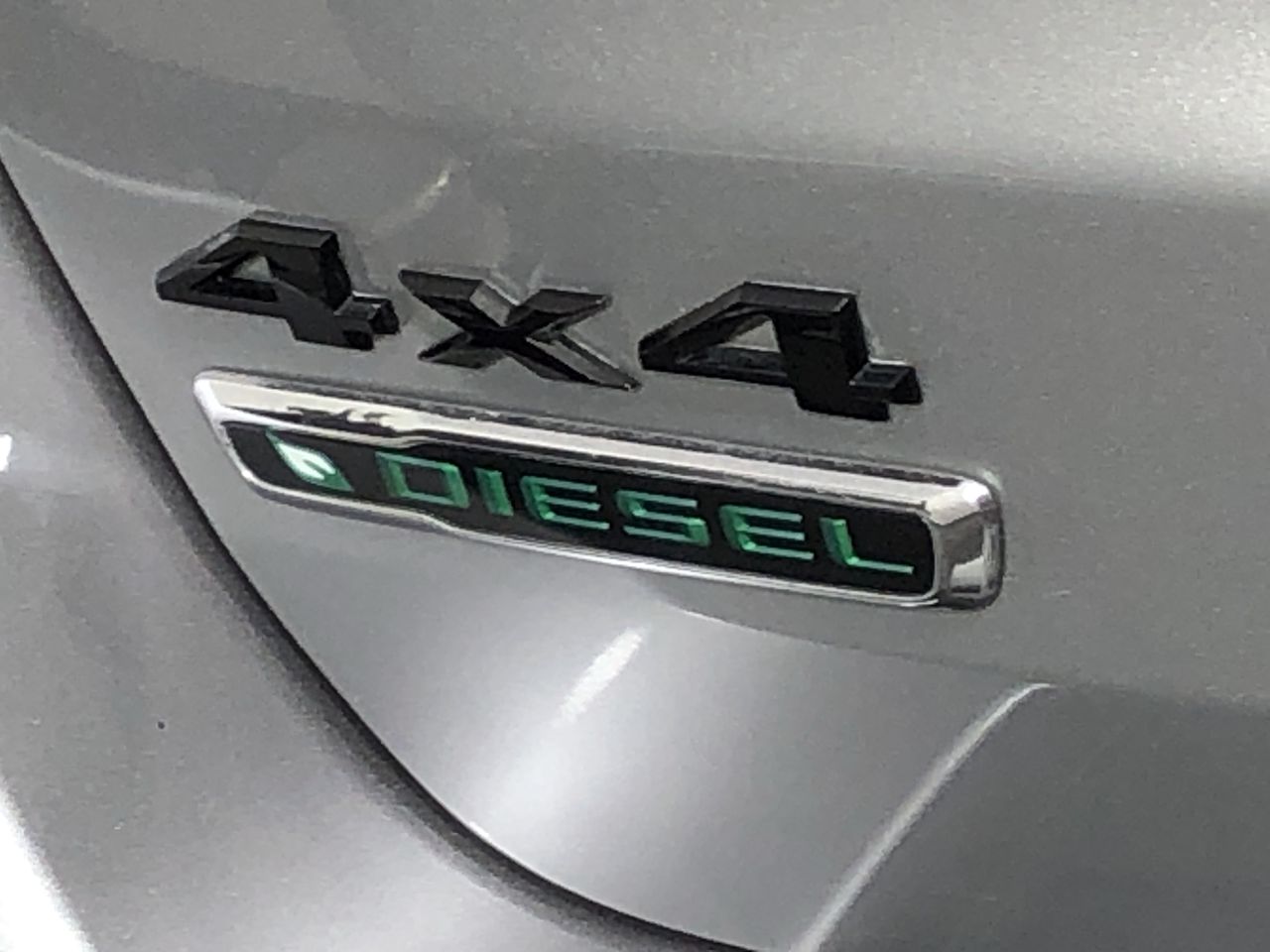 Stainless Steel Initial 'Q' Necklace with Simulated Diamonds - Yellow