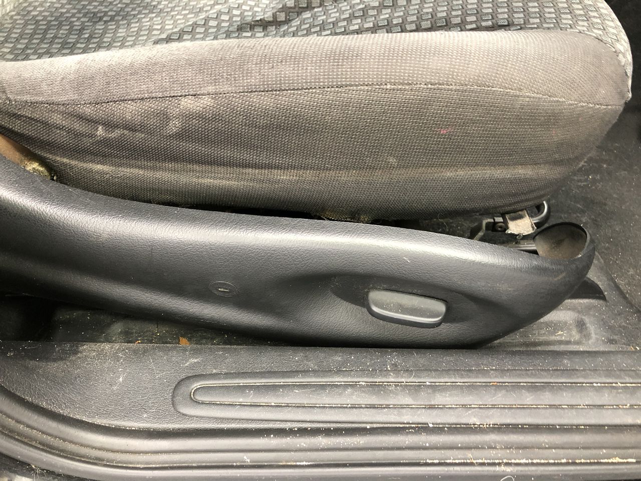 32DEGREES Men's Jogger Pant, Size 2XL, Cream.  Buyers Note - Discount Freig