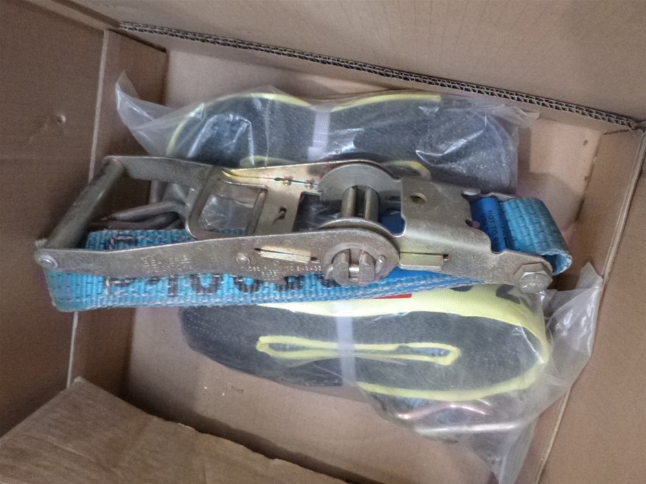 Duchesse De Paris Brut Blanc De Blancs NV (6x 750mL), France.