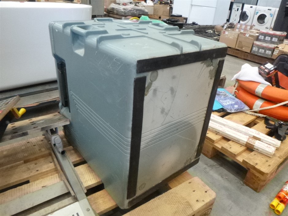 The Hero `Preservative Free` Pinot Noir 2023 (6x 750mL) SA