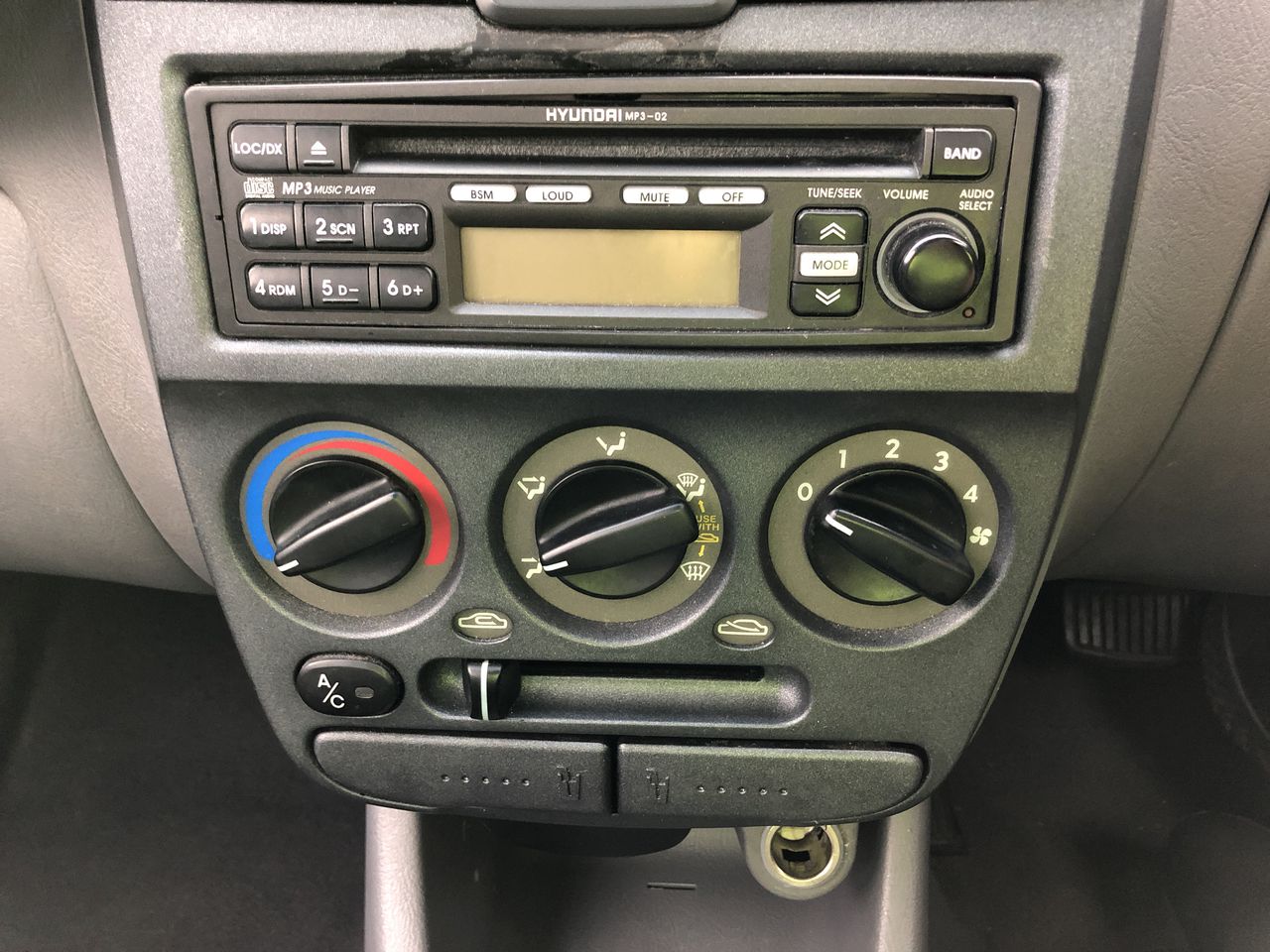 <p>2013 Isuzu  NPR 200 Medium Sitec 155 Series III 4 x 2 Pantech Truck</p>