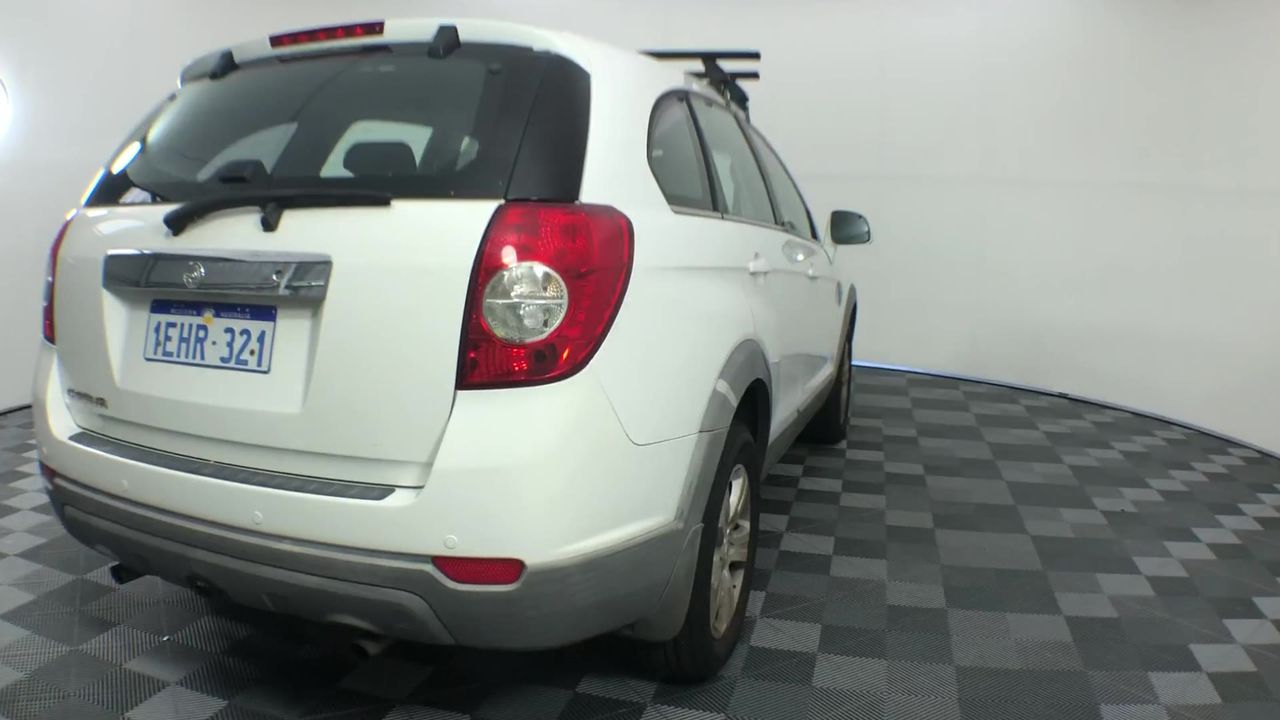 <p>Warning Triangle Flare Kit</p>