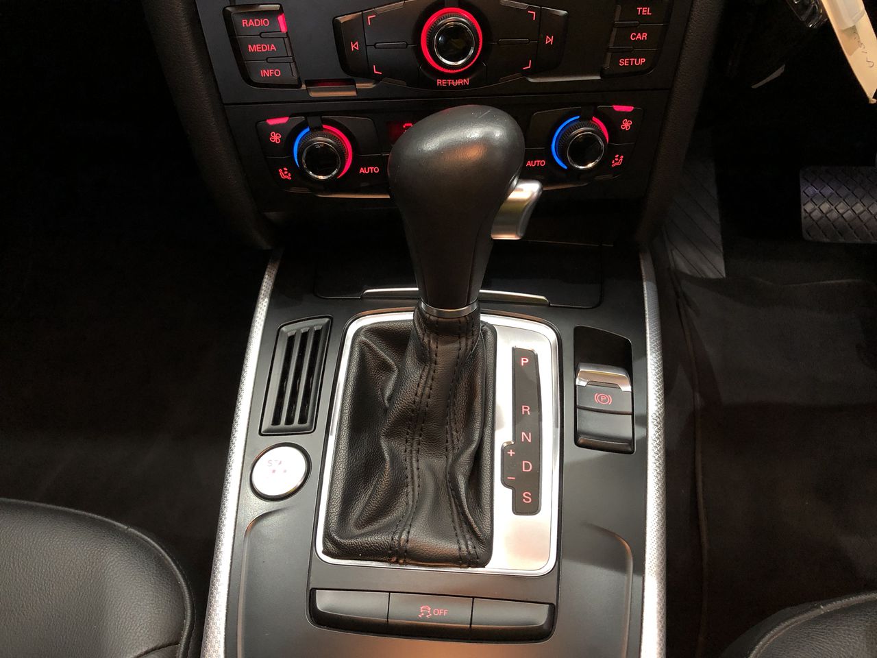 UNC 2023 $2 Vegemite Yellow RARE Coloured two dollar Coin