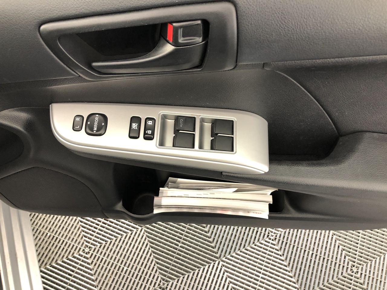 Waterproof  Watch Barrel Shaped Transparent Red Color Quartz Watch Popular