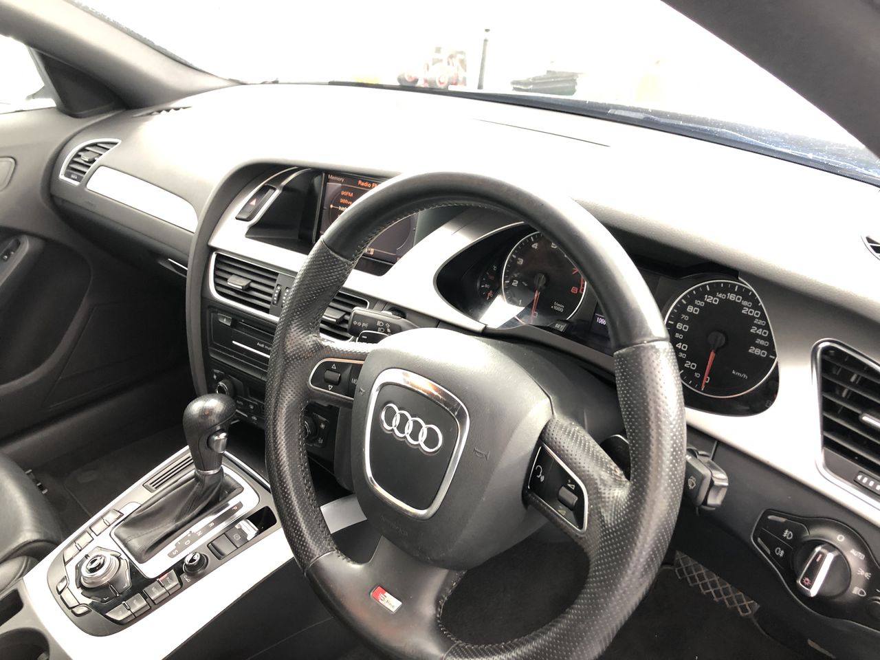 0.12 carat white round 4 diamond