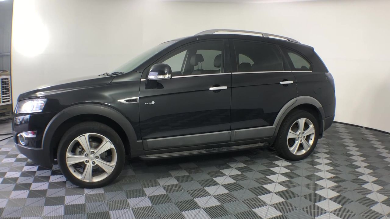 8mm Brown Stripey Agate & Antique Gold Buddha Charm Beaded Bracelet