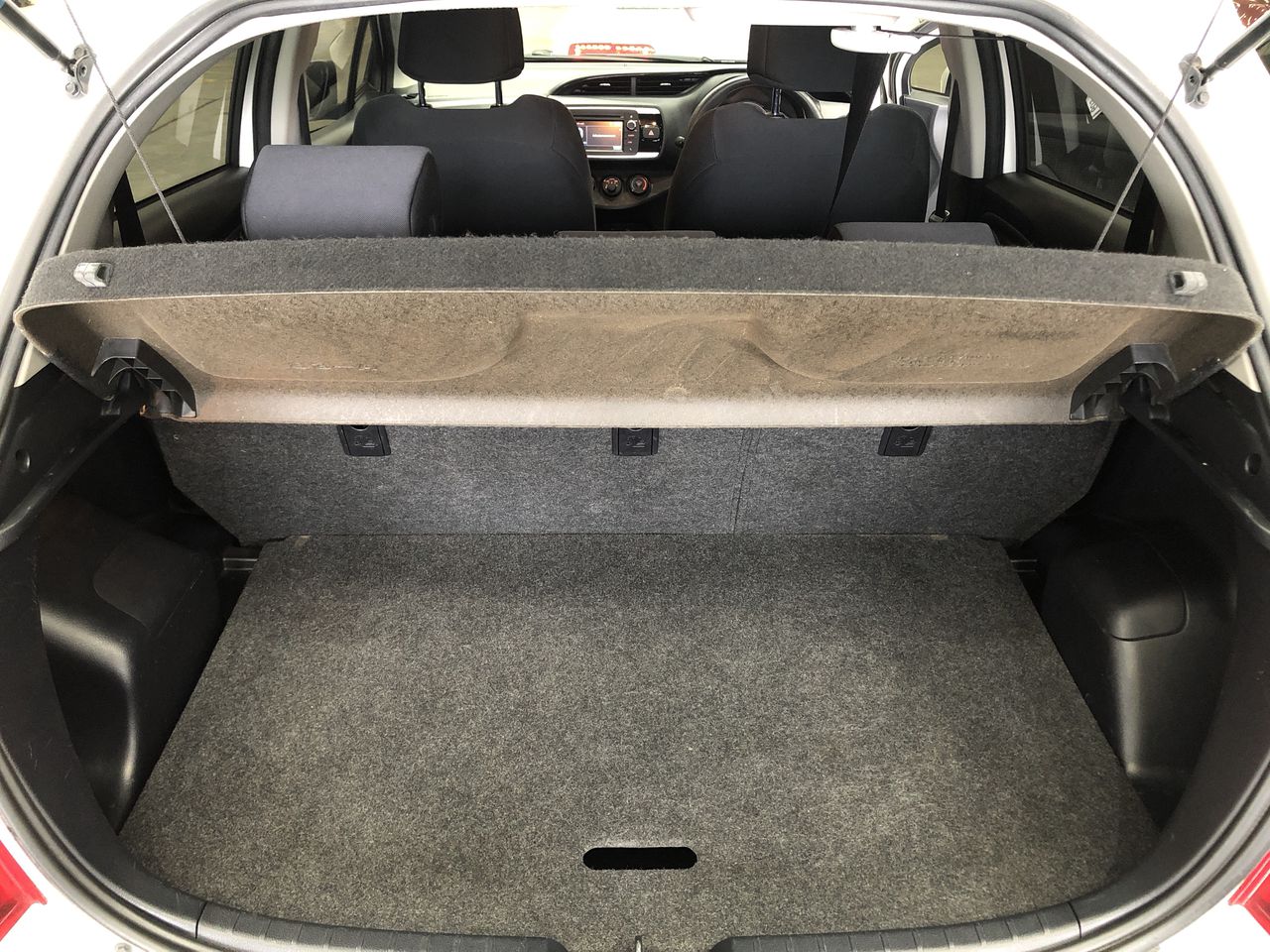 4 x Bow Shackles, WLL 4.7T, Screw Pin Type, Grade S. Yellow Pin.