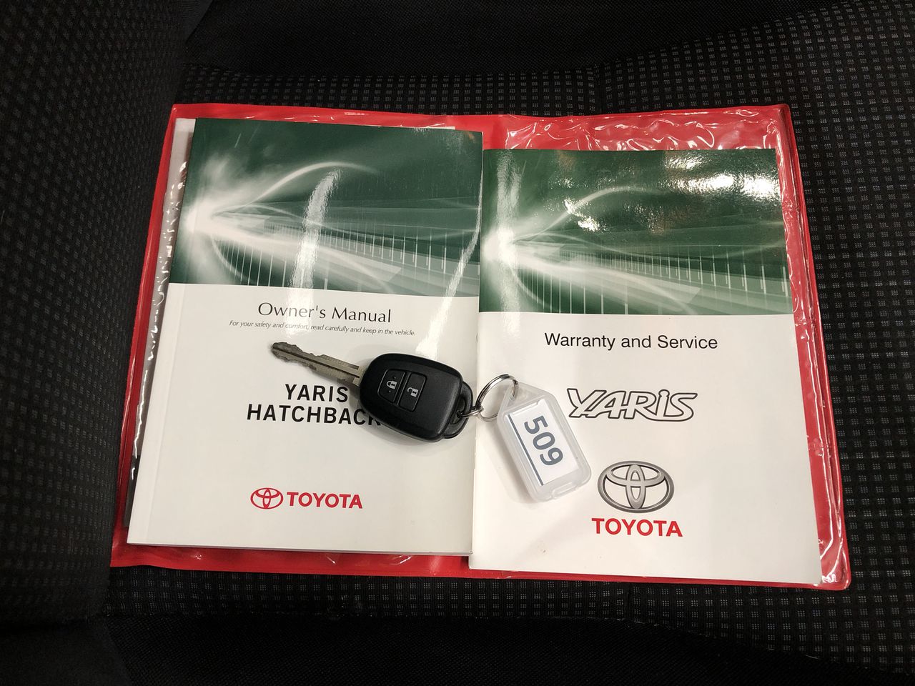 KIMBERLY-CLARK WYPALL Self-Dispensing Box of 150 Heavy Duty Cleaning Wipes,