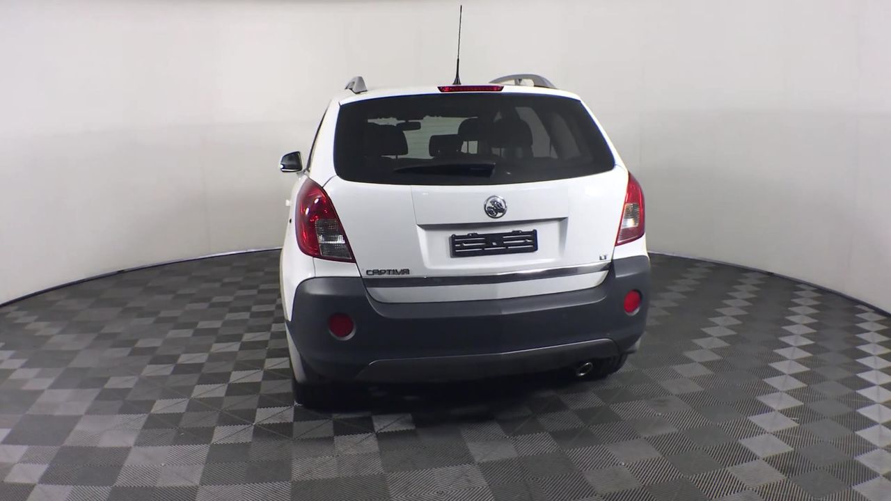 AMAZON BASICS Foldable Metal Wire Dog Crate with Tray, Single Door, 91cm Le