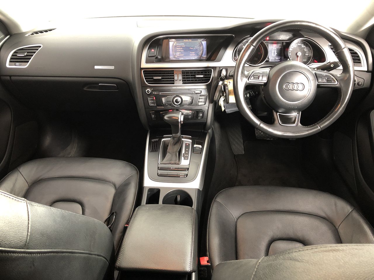 Sacred Hill Shiraz Cabernet (12x 750mL). NSW.