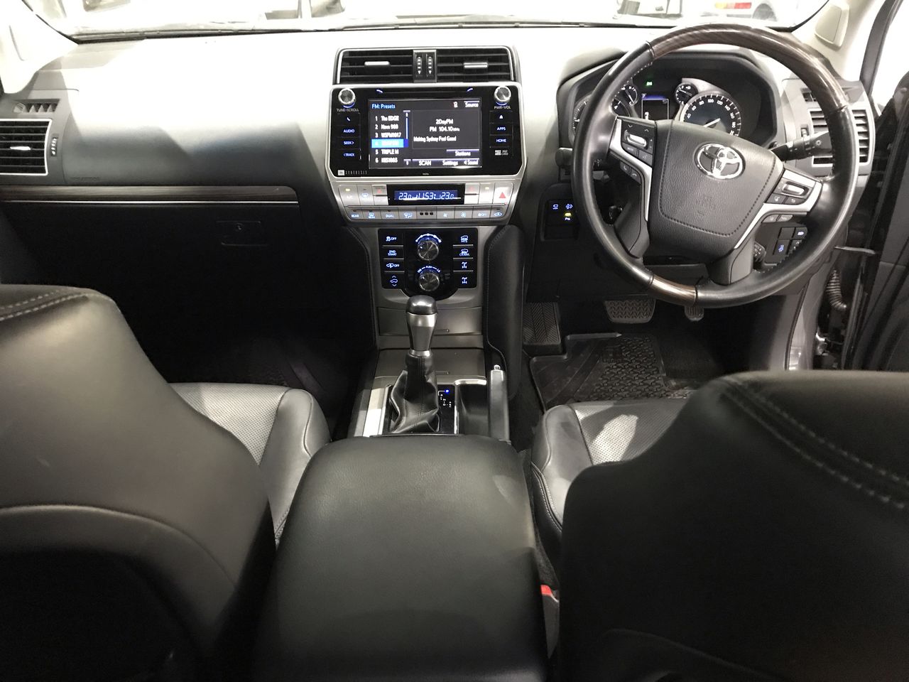 Brokenwood Cricket Pitch Red Cab Blend (6x 750mL).