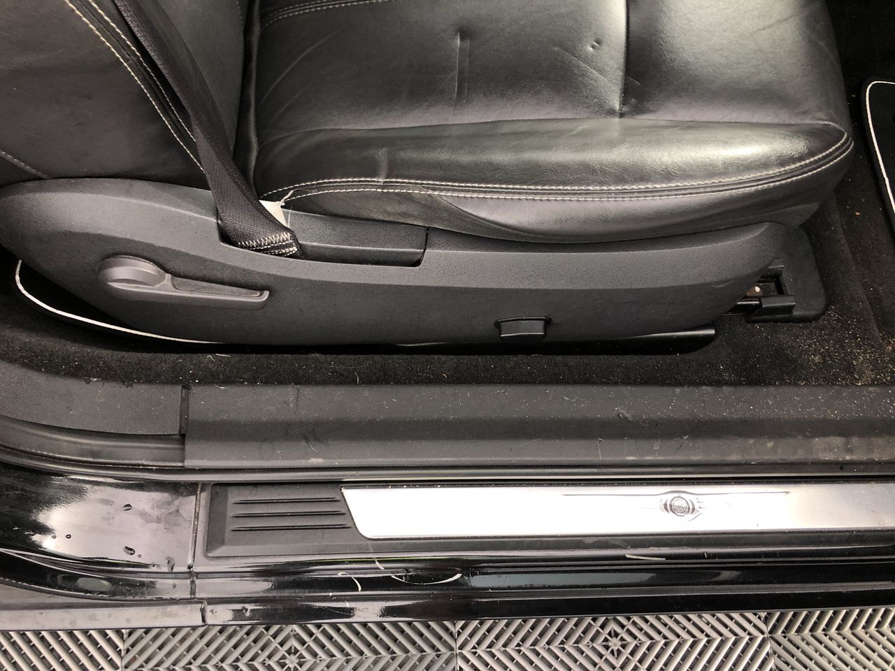 High Quality Simulated Diamond Men's Quartz Watch