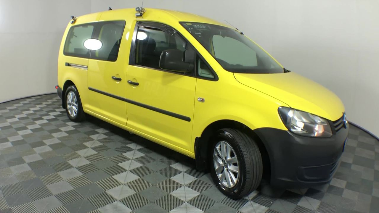 8mm Malaysia 'Jade' Quartz & Antique Silver Buddha Charm Beaded Bracelet