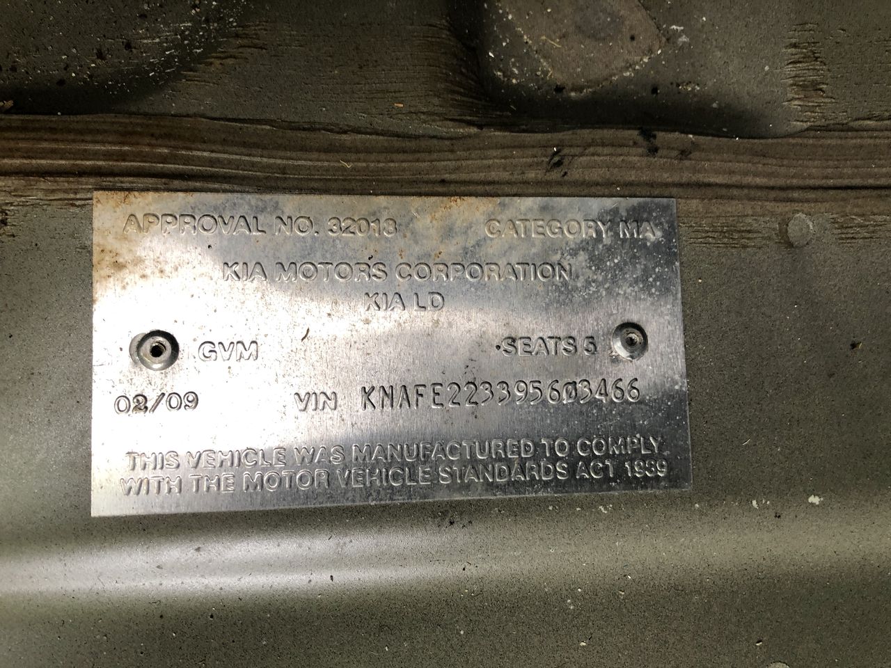 Global Trade Unit 1 Gram (Approx) 999 Pure Silver Coin w/ Certificate