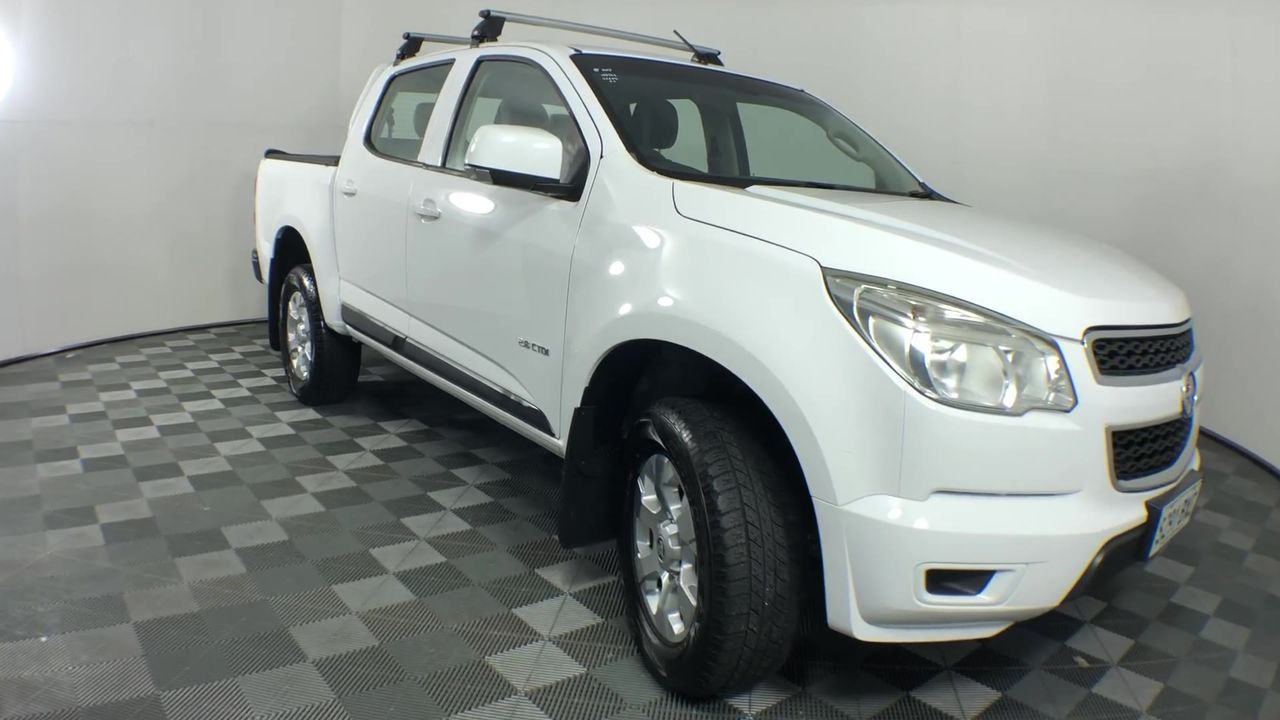 Designer Stainless Steel Feather Pendant Necklace - Yellow