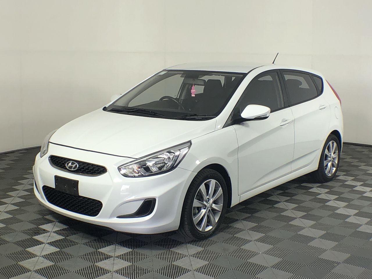 Brokenwood Cricket Pitch Red Cab Blend (6x 750mL).