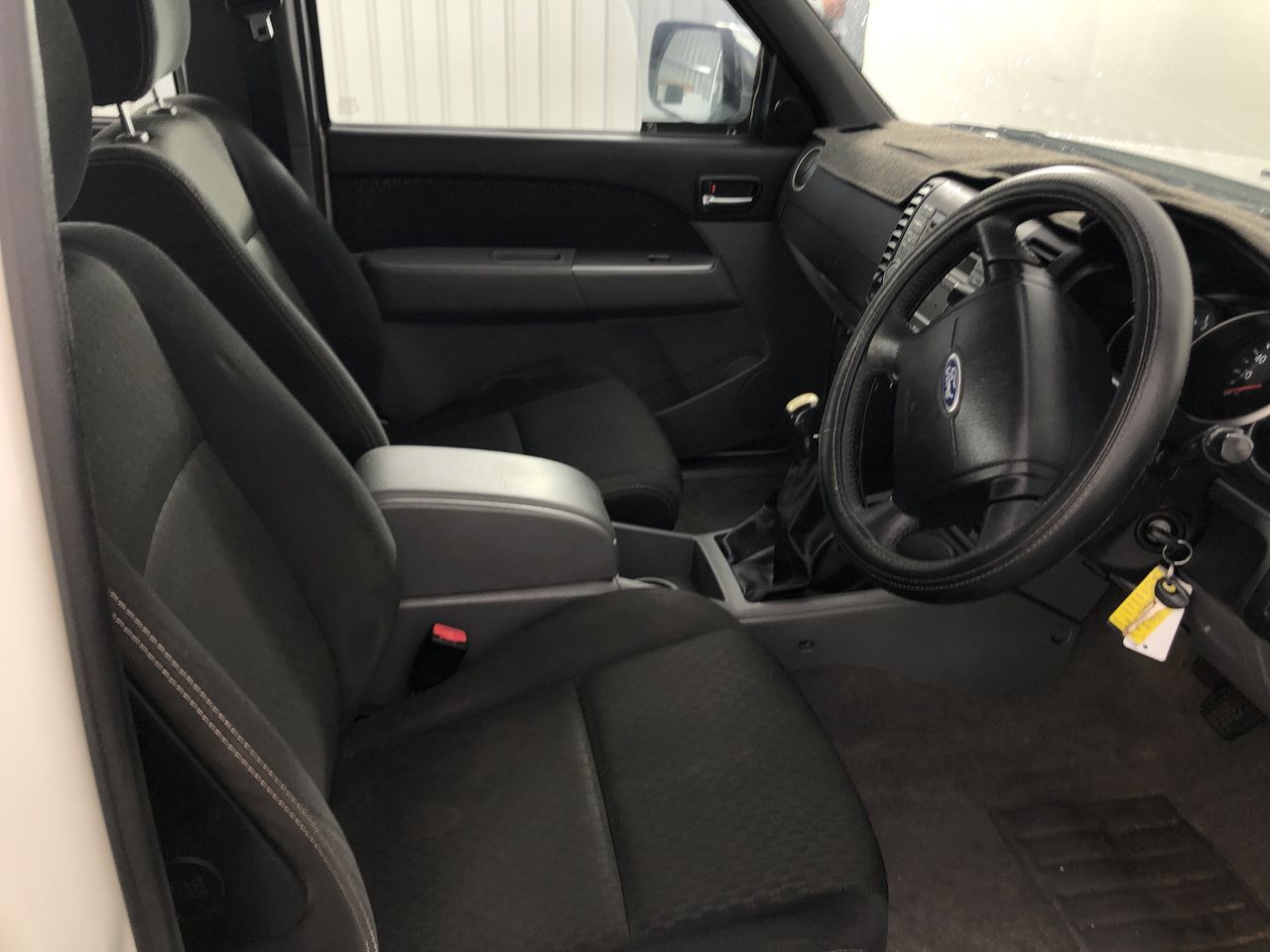 APPLE MacBook Pro (A 1708) (EMC 3164) Laptop i5-7360U 8GBRAM 128GB