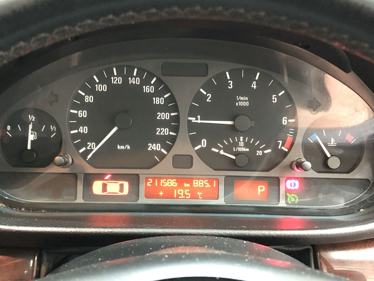 4 Pcs Pear Red Onyx Gemstone