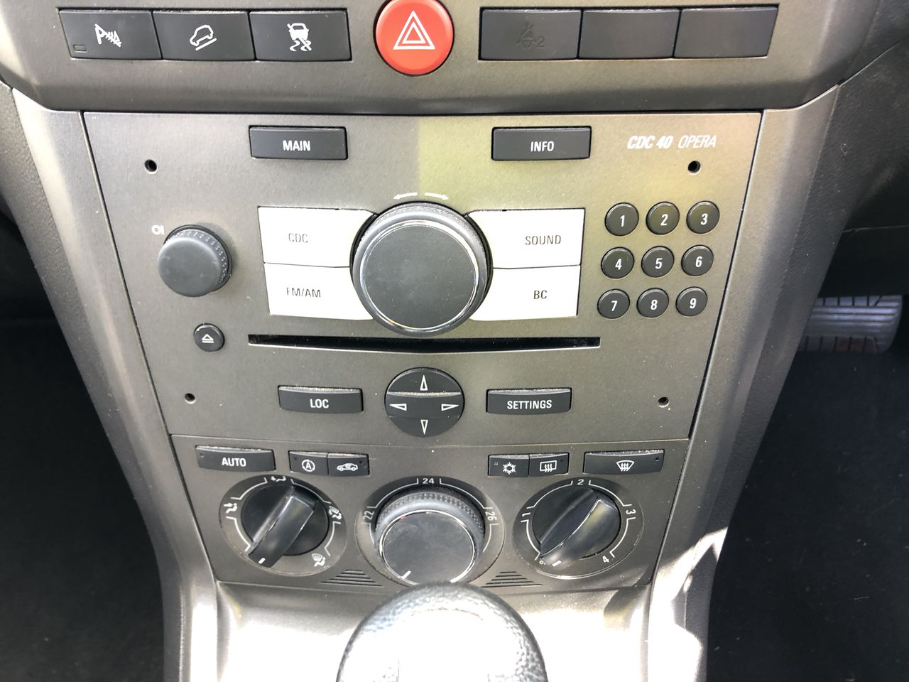 REAL LITTLES - Collectible Micro Suitcase, Micro Puppy Carrier with 1 Micro