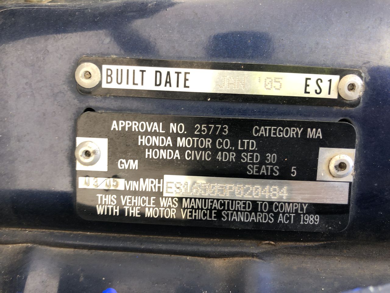 Bromic CT0080G4WC Curved Glass Countertop Beverage Fridge, 80 Litres