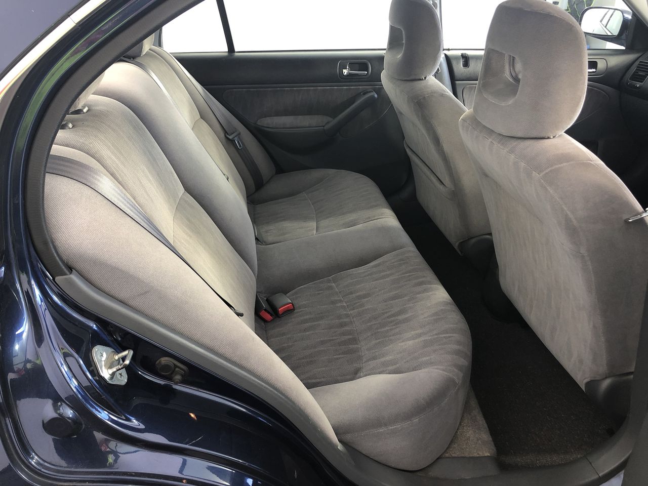 Bromic CT0080G4WC Curved Glass Countertop Beverage Fridge, 80 Litres