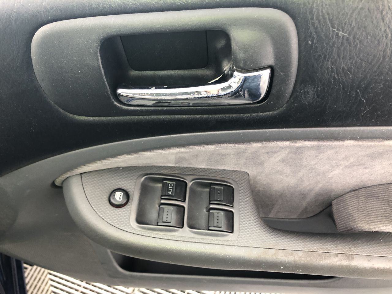 Bromic CT0080G4WC Curved Glass Countertop Beverage Fridge, 80 Litres