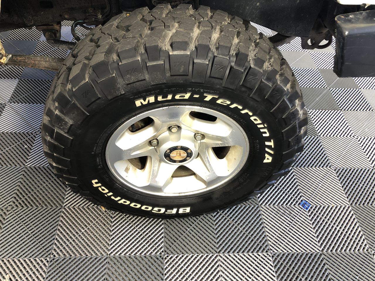 Stunning Rhodium Plated Champagne Crown Heart Ring - US Size 6