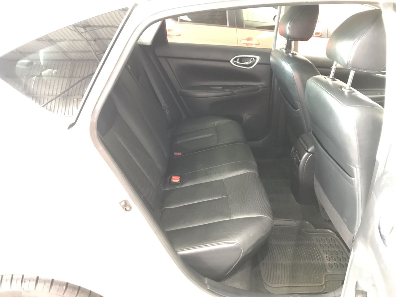 One ladies - 9ct White gold dress ring