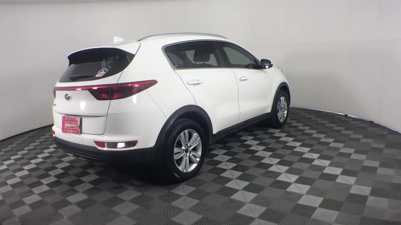 Wolf Blass Red Label Chardonnay Pinot Noir NV (6x 750mL).