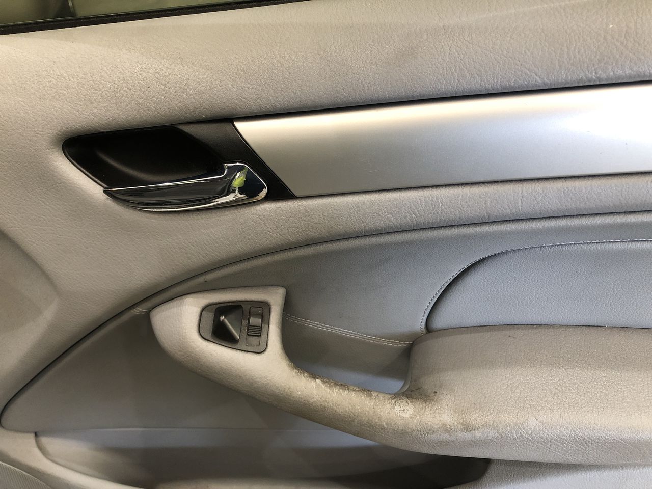 Grosfillex Versailles Bathroom Shelf