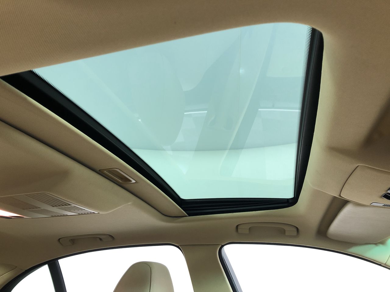 Global Trade Unit 1 Gram (Approx) 999 Pure Silver Coin w/ Certificate