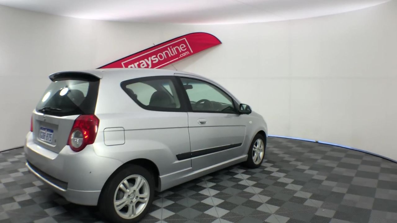 2010 BATHURST WINNER ANTIQUE GOLD MEDALLION BOX LOWNDES HOLDEN VE COMMODORE