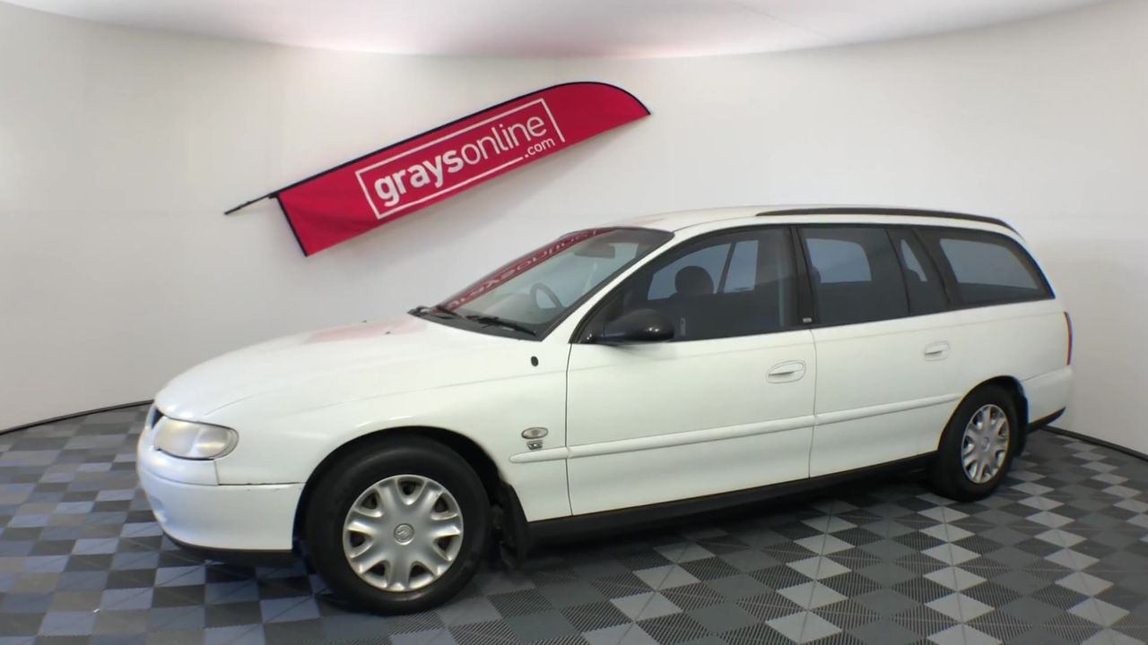 Bradman 5 Dollar Bi Metal Coin on Card of Issue 1996 Issued by RAM