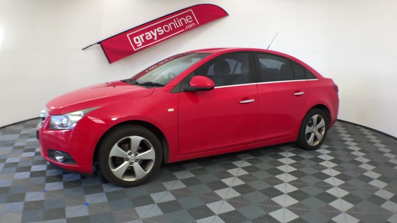 Paws & Claws Collapsible Pet Carrier, 46 x 37 x 42 cm Size.