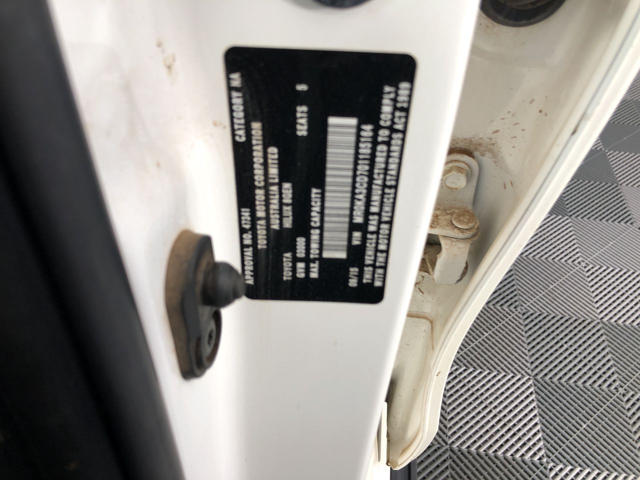 MAD ENGINE Kids' Hoodie, Size S (6), Bat-Man/Black.