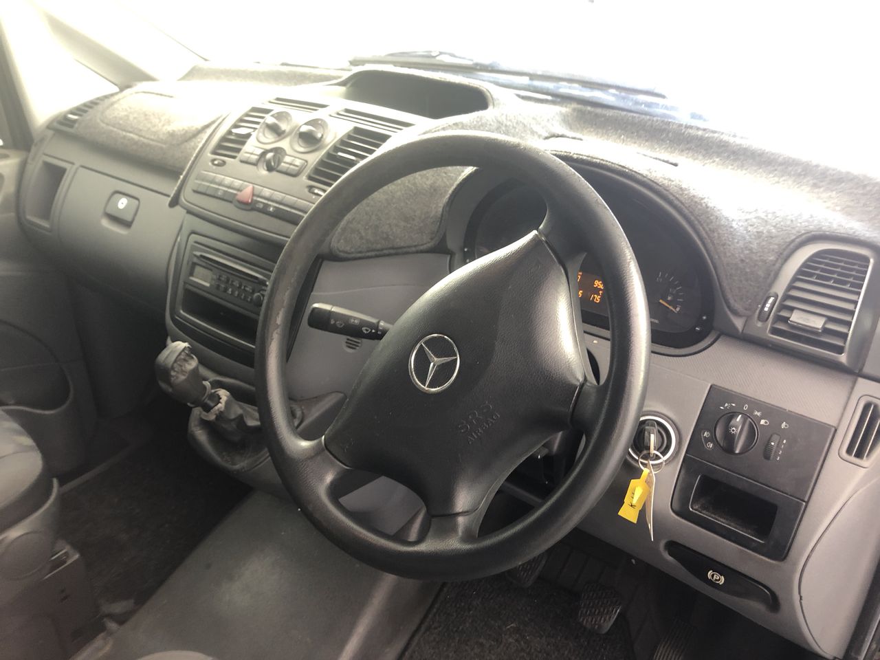 APPLE MacBook Air (A 1466) (EMC 2632) Laptop i5-4260U 4GBRAM/256GB