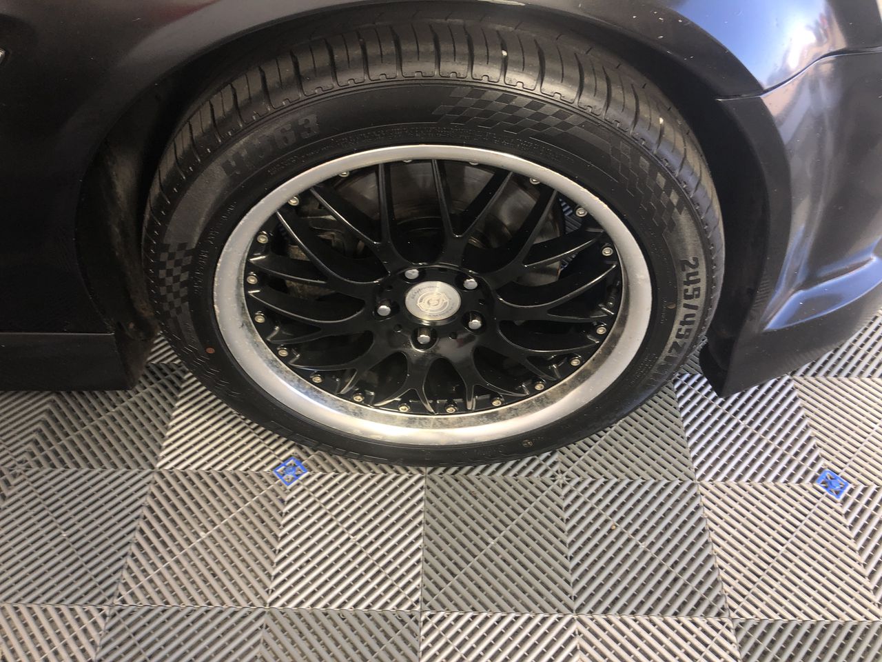 Replica Royal Ring - 16 Simulated Diamonds - US Size 7