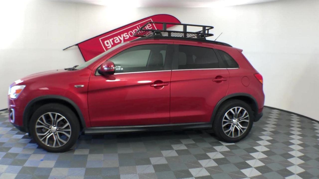 <p>Truck Tow Bar and Toolbox</p>