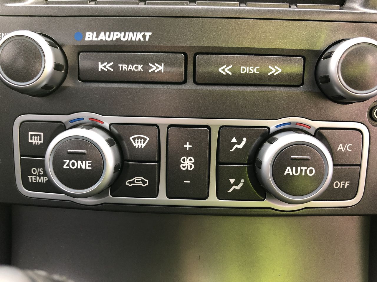 2016 UNC 50c HOLDEN HERITAGE COLLECTION HQ Kingswood COIN ON CARD