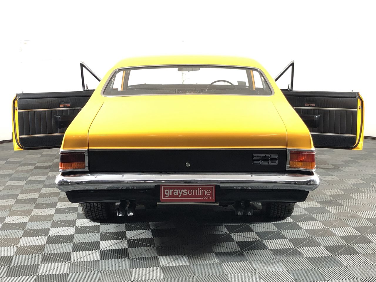 0.20 TCW yellow round various diamonds