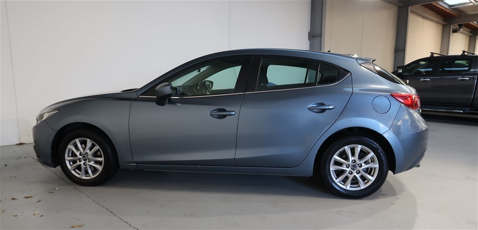 New Waterproof Men's Watch Barrel Shaped Transparent Quartz Watch Popular