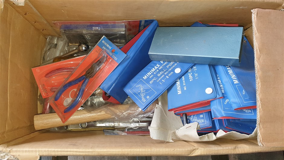 Waterproof  Watch Barrel Shaped Transparent Quartz Watch Popular