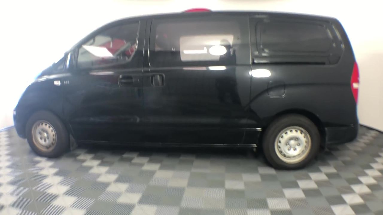 <p>3 Metal Cabinets</p>