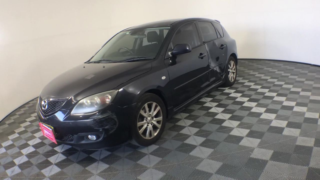 <p>Approx 14 Assorted Computer Monitors and Display</p>