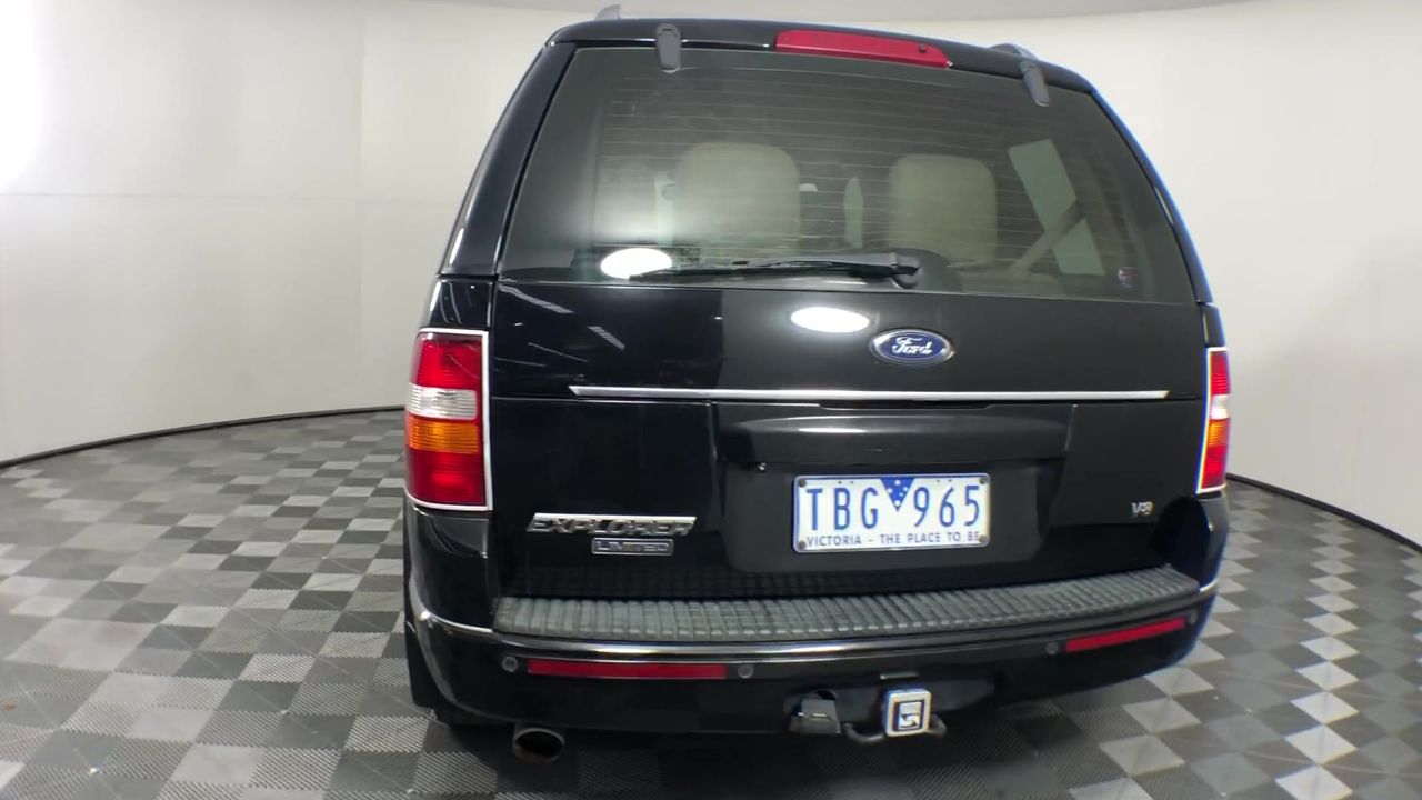 Night Merchant Gin Grapefruit And Soda Cans (24x 250mL) NSW