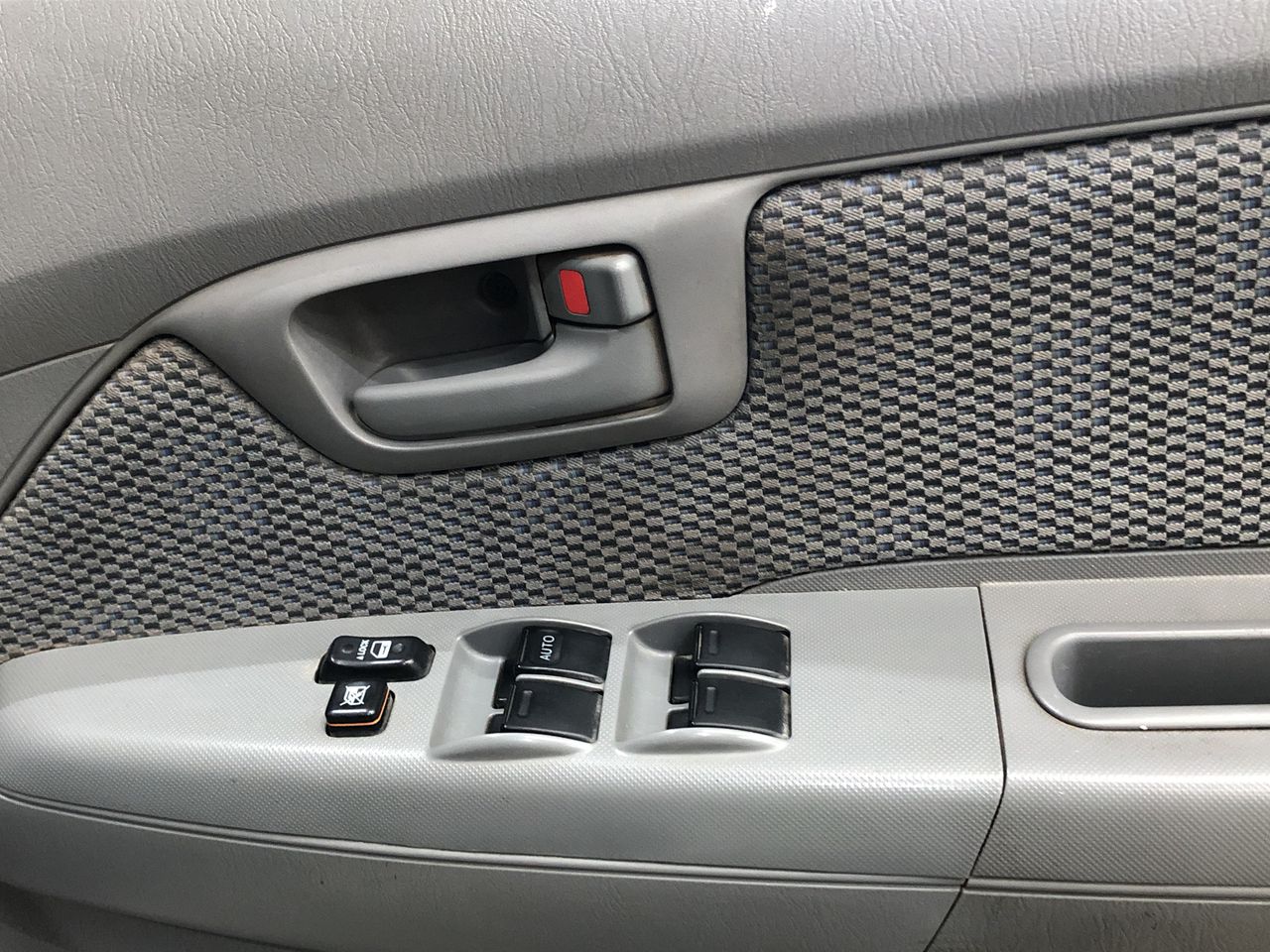 Wolf Blass Red Label Shiraz Grenache (6x 750mL), SEA.