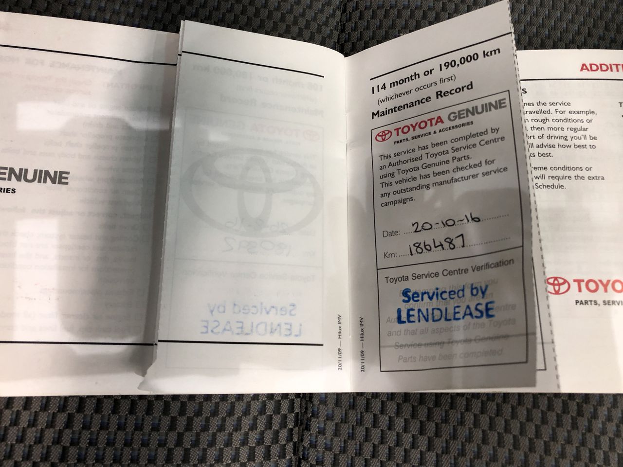 Wolf Blass Yellow Label Merlot (6x 750mL).